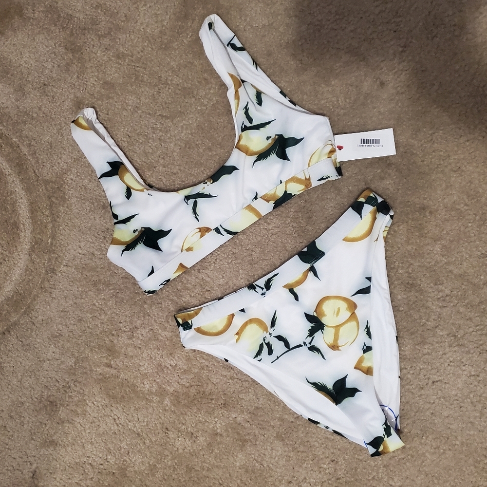Dippin Daisy | Lemon Highwaist Bikini - Picture 2 of 10